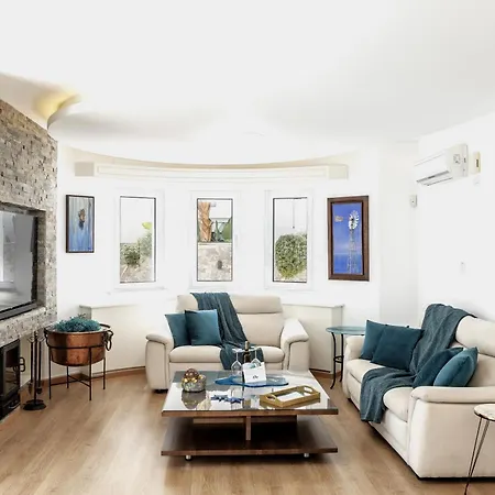 Accomoteleia Crystal Lagoon Villa Protaras