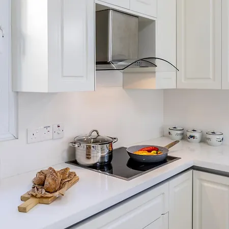 Accomoteleia Crystal Lagoon