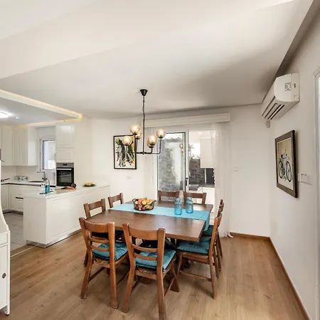 Accomoteleia Crystal Lagoon 4*