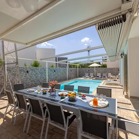 Accomoteleia Crystal Lagoon