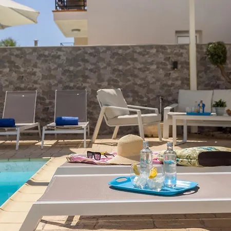 Villa Accomoteleia Crystal Lagoon 4*