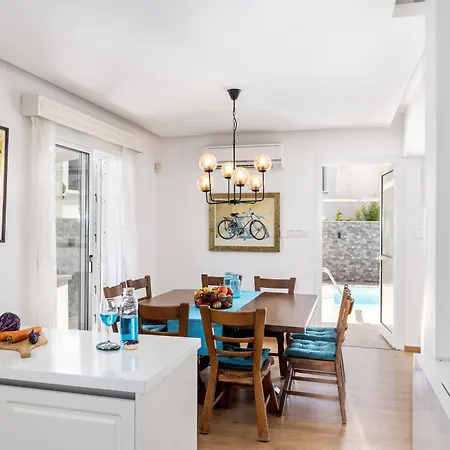 Accomoteleia Crystal Lagoon Protaras