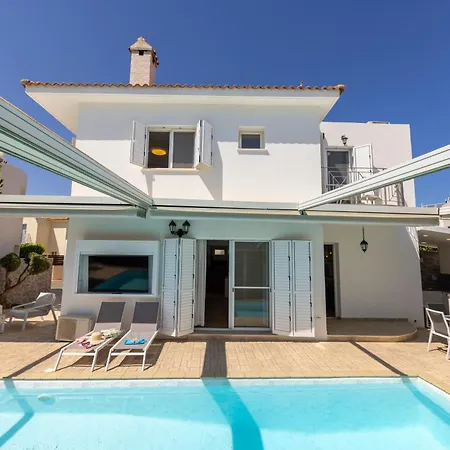 Accomoteleia Crystal Lagoon Βίλα