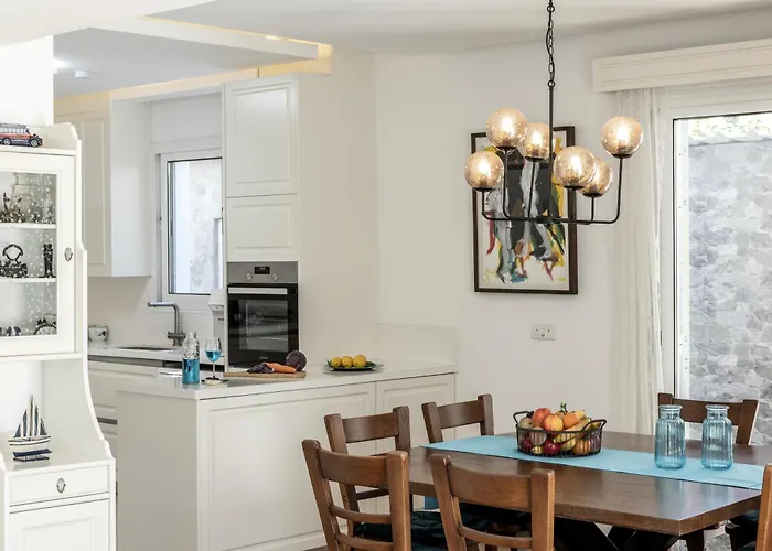 Villa Accomoteleia Crystal Lagoon