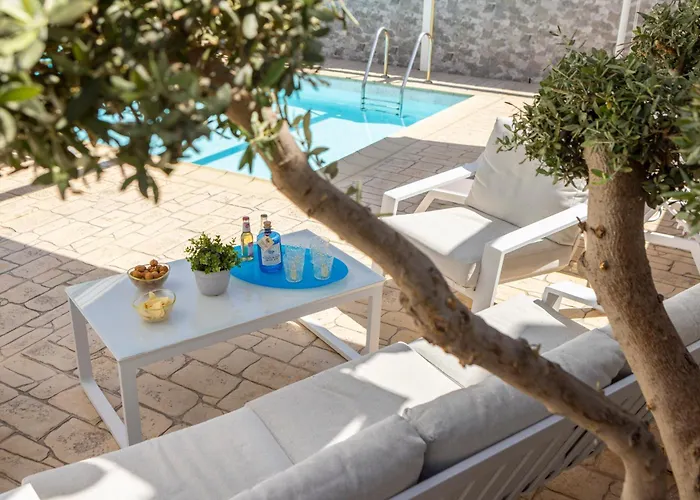 Accomoteleia Crystal Lagoon Villa 4*