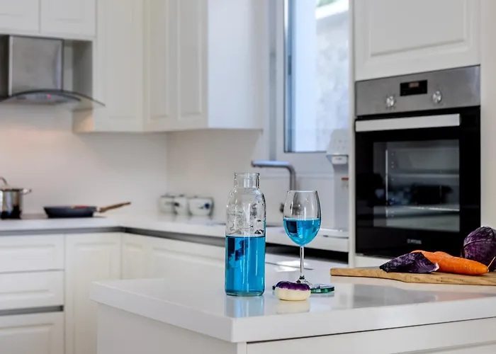 Accomoteleia Crystal Lagoon