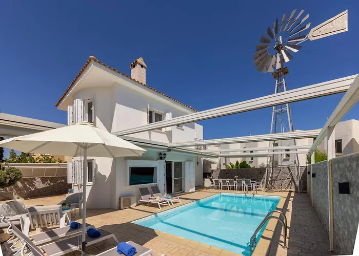 Accomoteleia Crystal Lagoon Villa