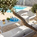 Accomoteleia Crystal Lagoon Villa 4*