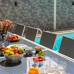 Accomoteleia Crystal Lagoon Villa